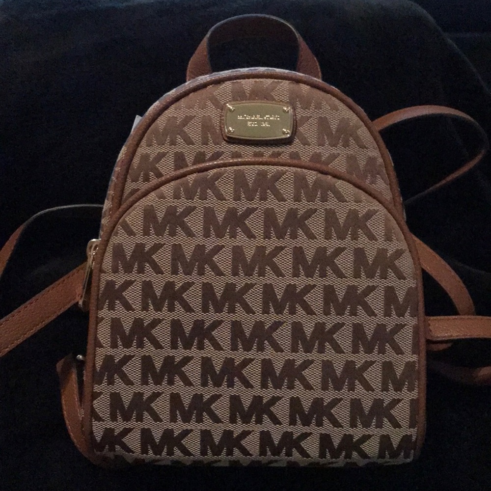 MICHAEL MICHAEL KORS  Beige ABBEY X-SMALL MK LOGO